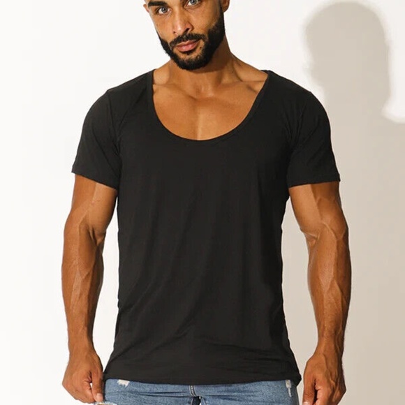 JJ Malibu Men's Muscle-Fit Deep-V T-Shirt - Black - Size L - Picture 3 of 5